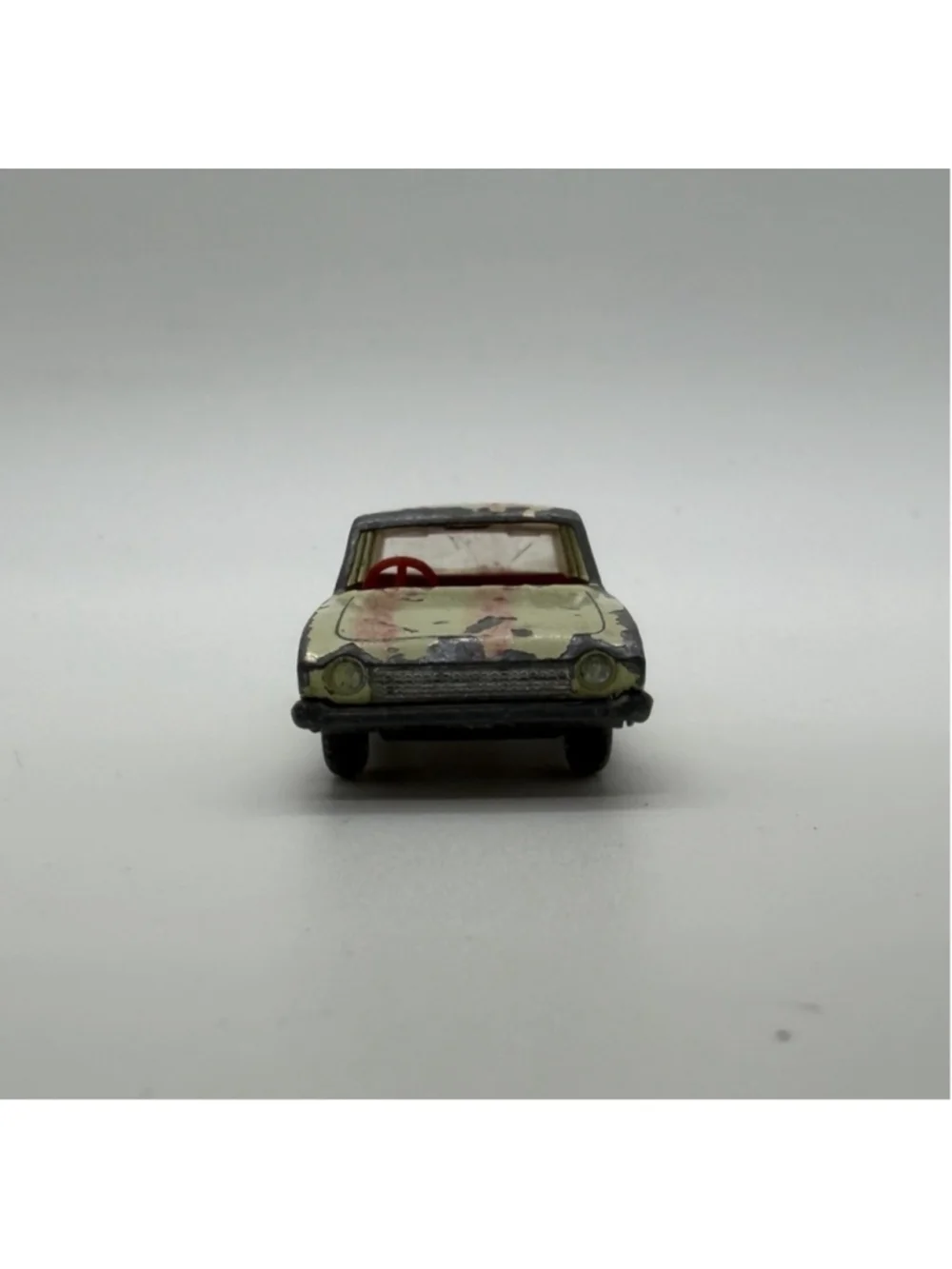 Vintage Matchbox Lesney No. 45 Ford Corsair Cream Made in England Diecast